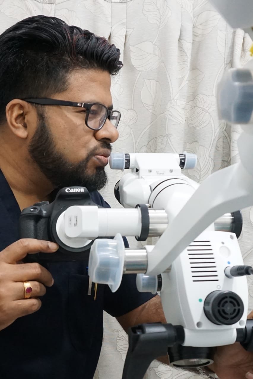 Microscope-assisted root canal treatment close-up